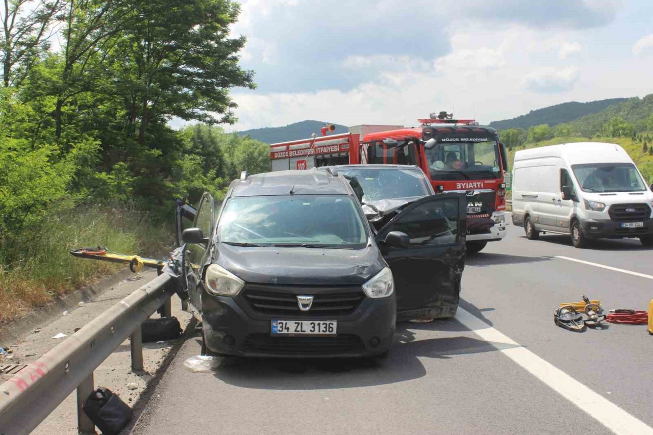 TEM’de feci kaza: 2 ölü