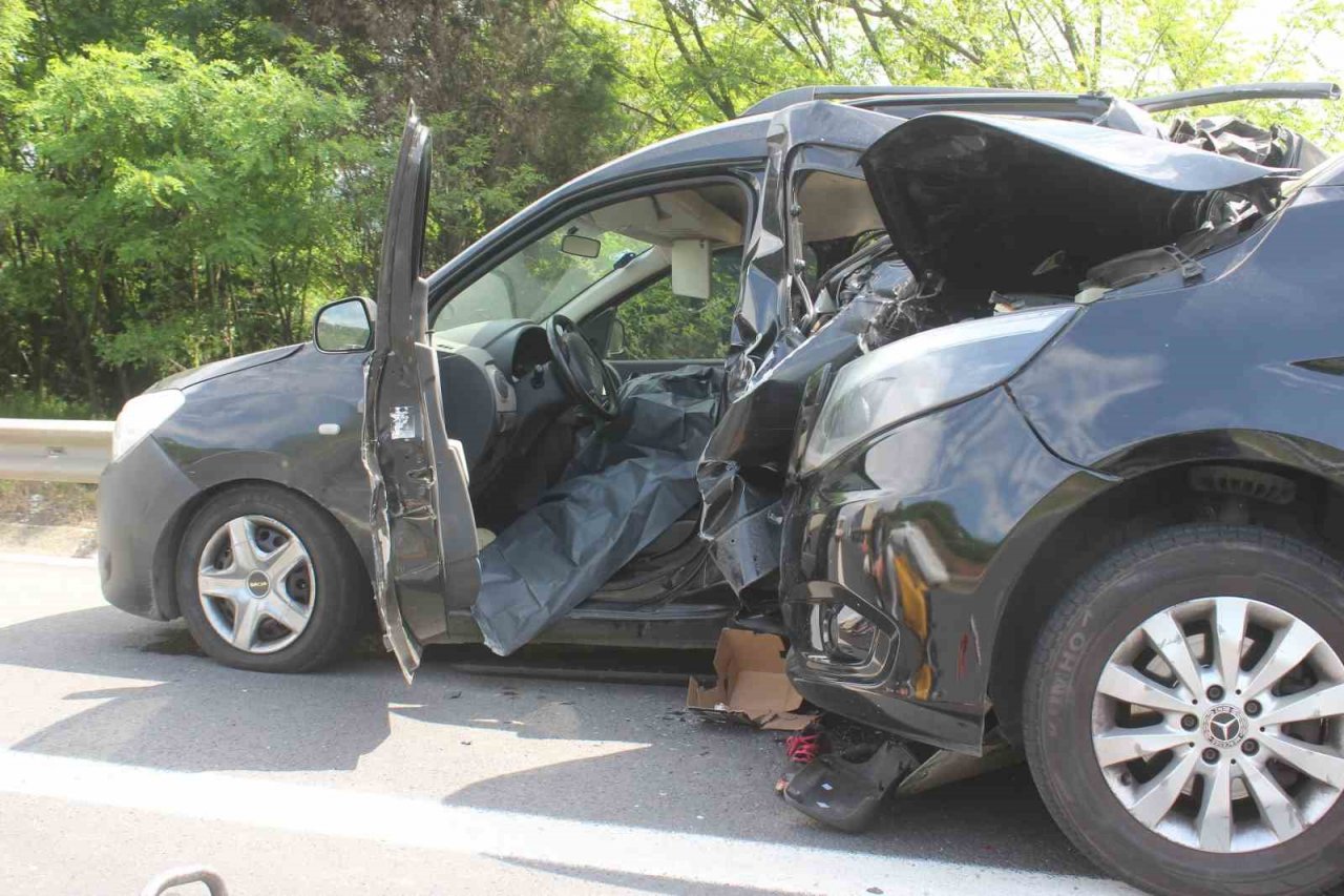 TEM’de feci kaza: 2 ölü