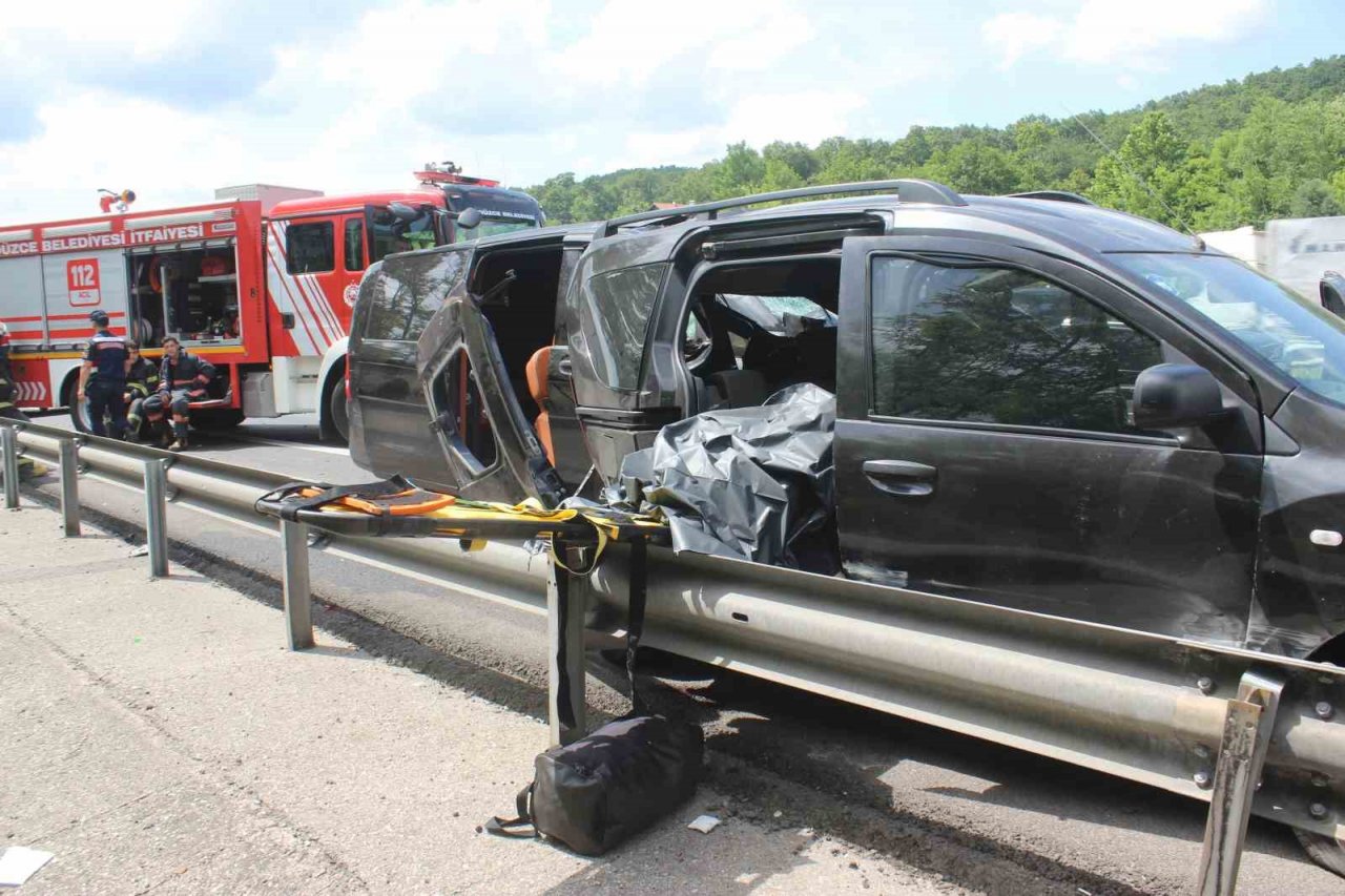 TEM’de feci kaza: 2 ölü