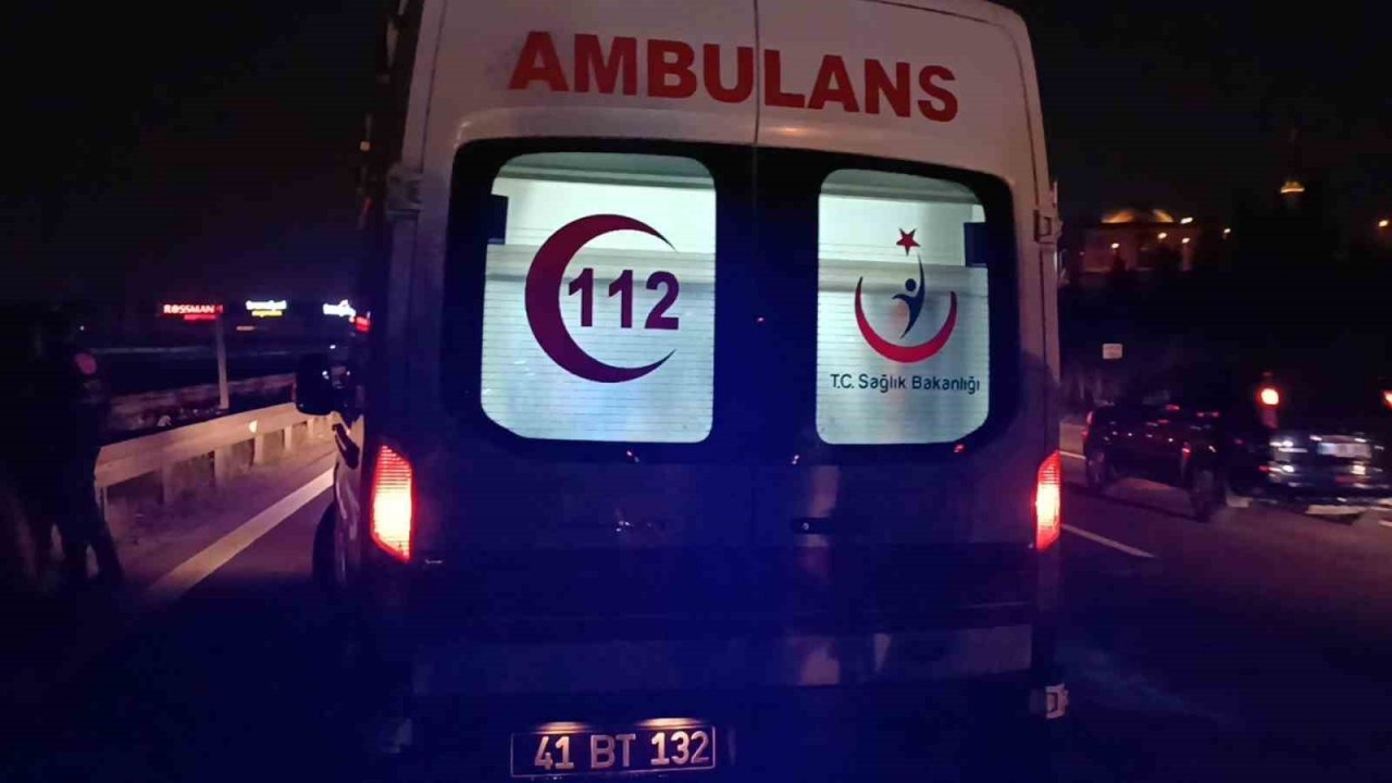 TEM’de 3 aracın karıştığı zincirleme kaza: 4 yaralı