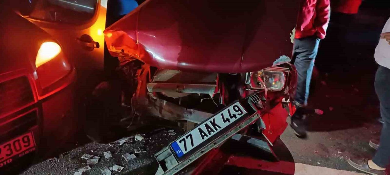 TEM’de 3 aracın karıştığı zincirleme kaza: 4 yaralı