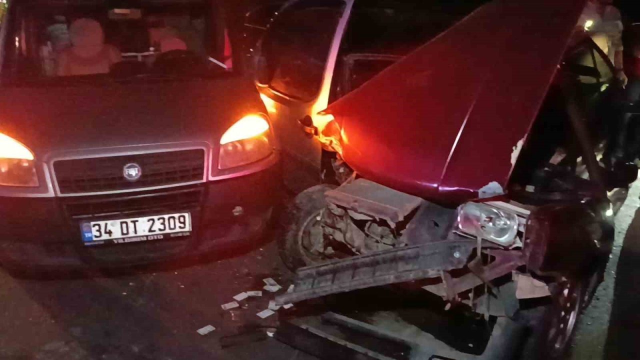 TEM’de 3 aracın karıştığı zincirleme kaza: 4 yaralı