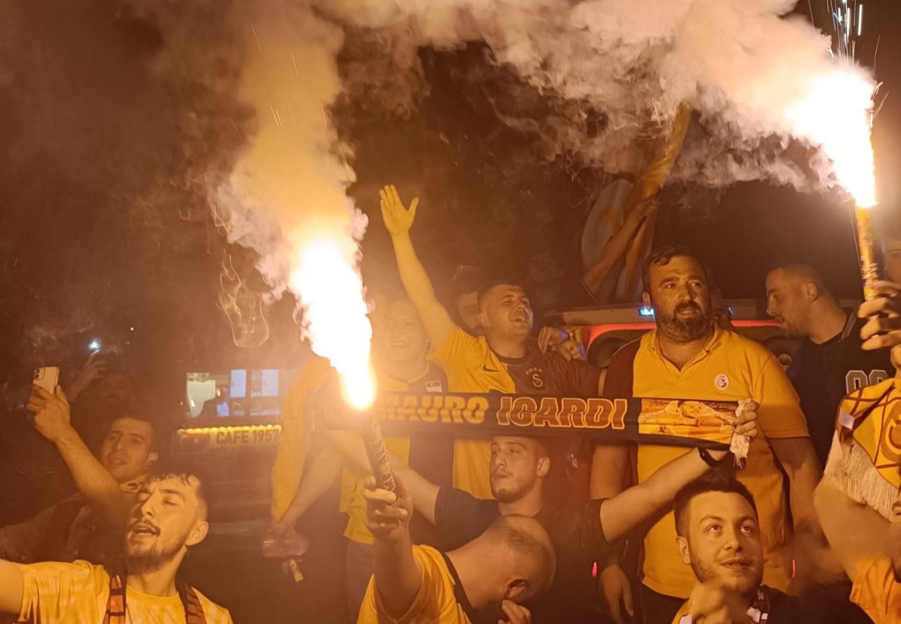 Türkeli’de Galatasaray taraftarları şampiyonluğu kutladı