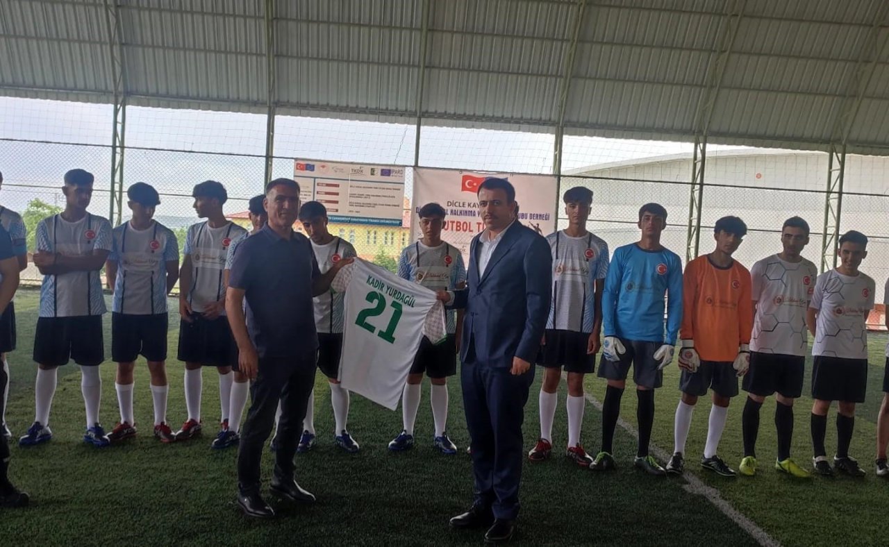 DİKKAD ve Dicle Gençlikspor’dan liseler arası futbol turnuvası