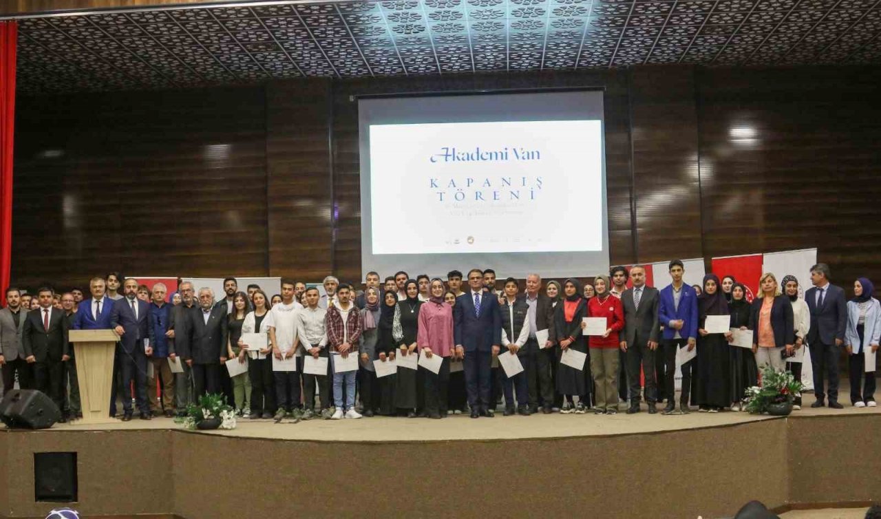 ‘Akademi Van’ projesiyle 8 ayda 400 öğrenciye eğitim verildi