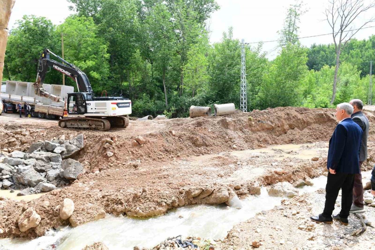 Başkan Çınar, dere ıslah ve yol yenileme çalışmalarını inceledi