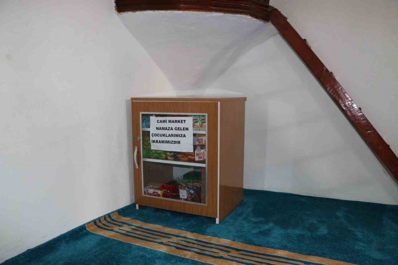 Köy imamından çocukların cami ve namazı sevmesi için örnek proje