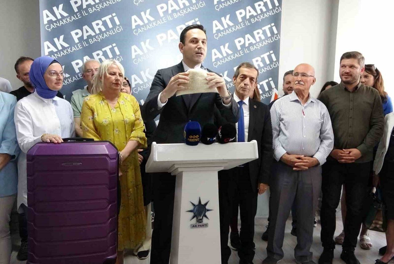 AK Parti İl Başkanı’ndan CHP’li Belediye Başkanı’na ‘mor bavullu’ gönderme