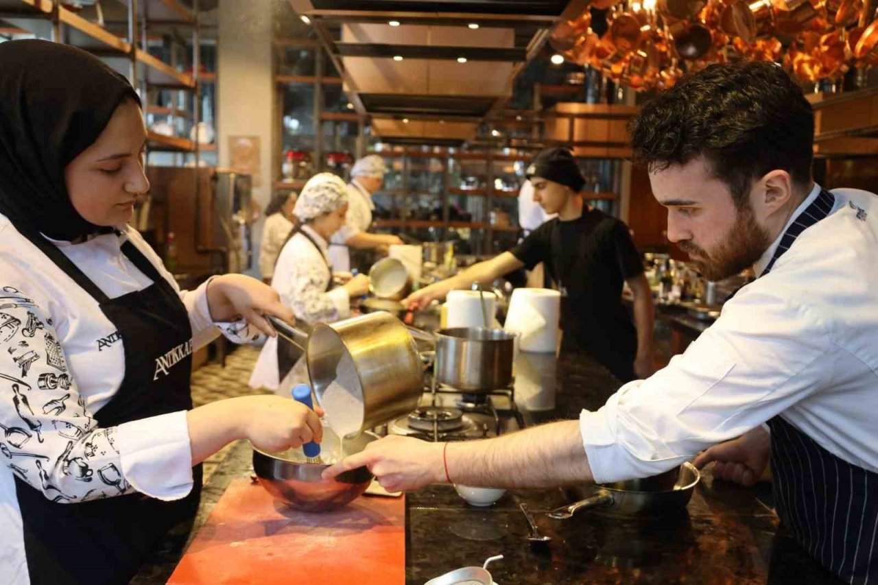 Geleceğin şeflerine ünlü şeften eğitim