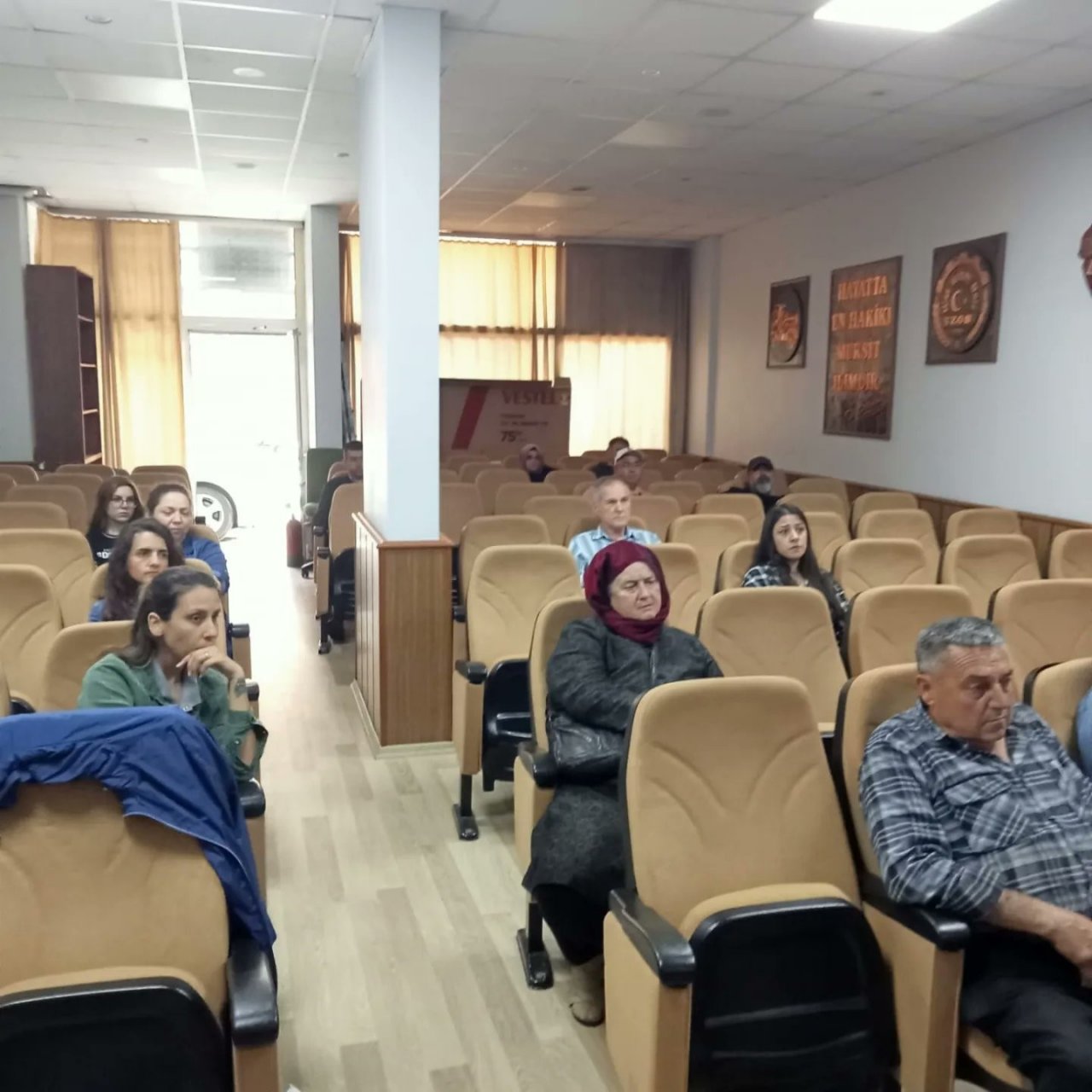 Çiftçilere seracılık kursu verildi