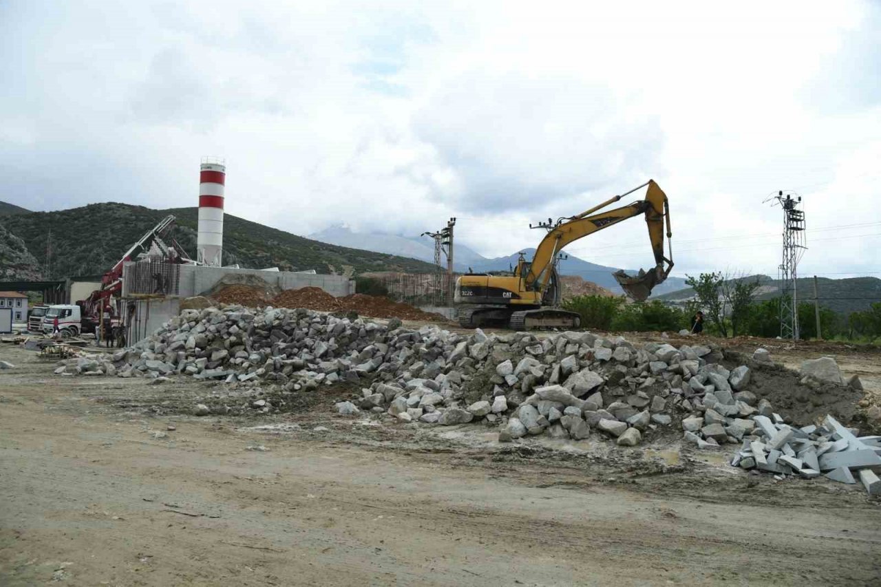 Beton santralinin kurulumunda sona gelindi