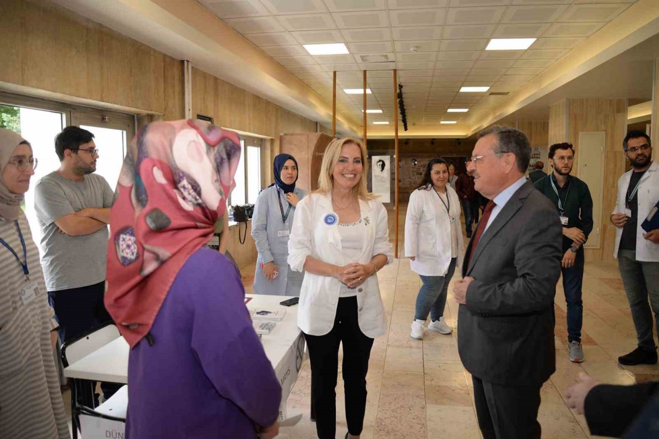 BUÜ Hastanesi ziyaretçilerine tütün ürünlerinin zararları anlatıldı