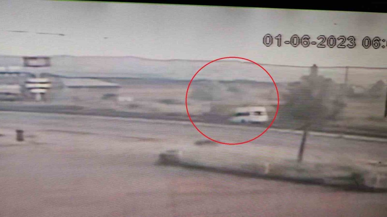 Bursa’da öğretmenin öldüğü, 16 öğrencinin yaralandığı feci kaza kamerada