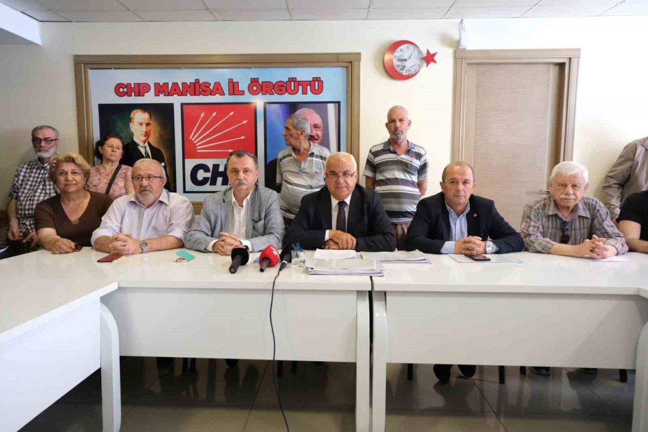 Manisa CHP’de kurultay talebi ortalığı karıştırdı