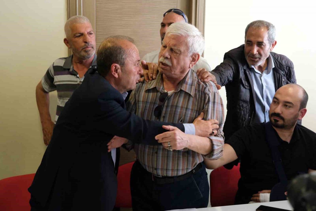 Manisa CHP’de kurultay talebi ortalığı karıştırdı