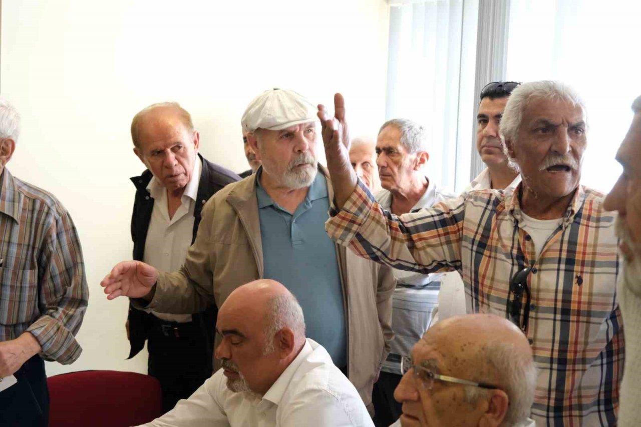 Manisa CHP’de kurultay talebi ortalığı karıştırdı