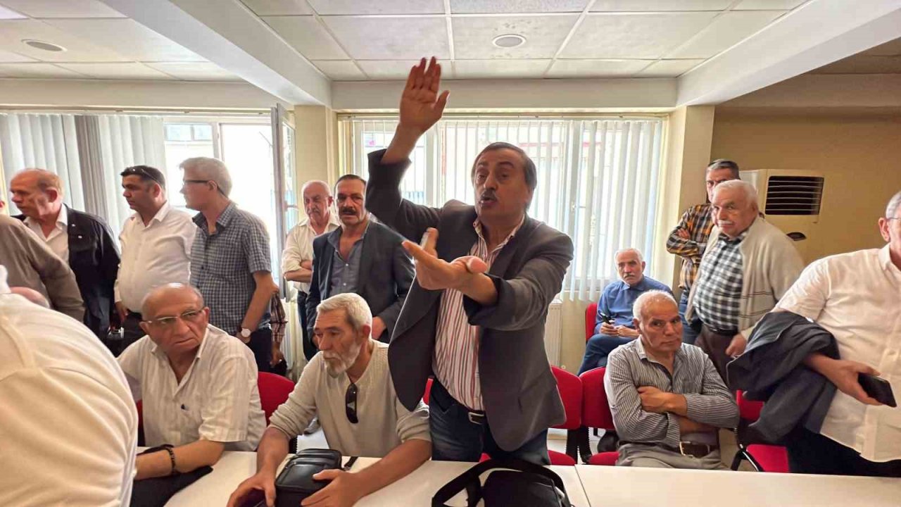 Manisa CHP’de kurultay talebi ortalığı karıştırdı