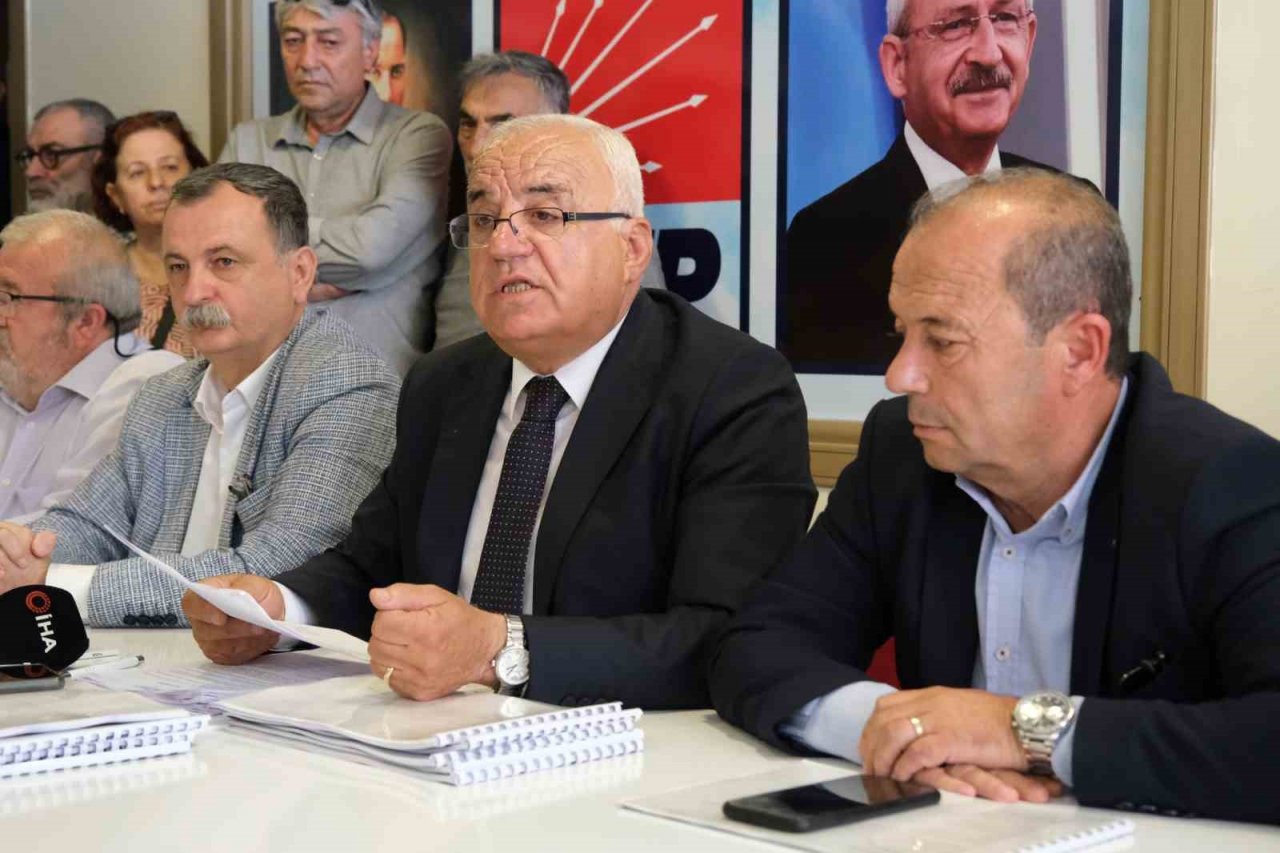 Manisa CHP’de kurultay talebi ortalığı karıştırdı