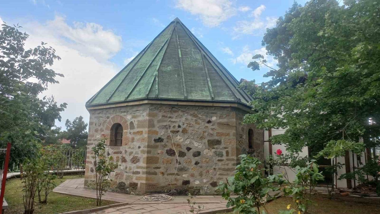 Tarihi Koyunbaba Türbesi’nde restorasyon çalışması başlatıldı