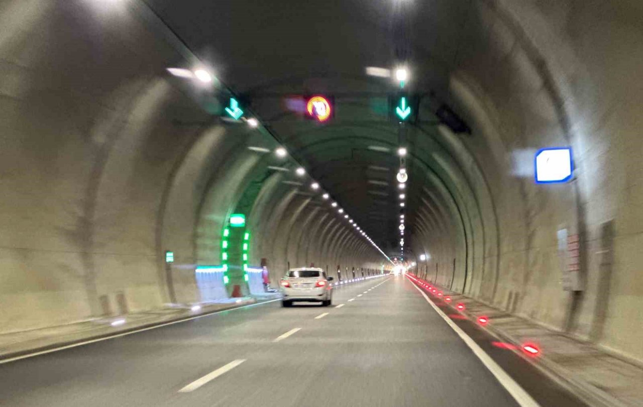 16 şehri birbirine bağlayan ’Fırat’ın gerdanlığı’ Kömürhan Köprüsünü 7 milyondan fazla araç kullandı