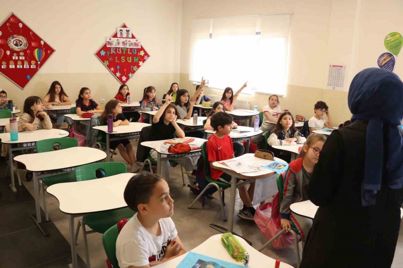 Ekipler Bahçeşehir’de öğrencilerle buluştu