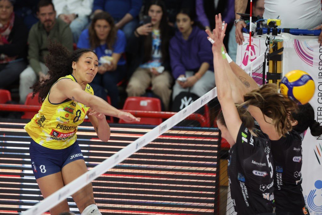 Alexa Gray, Eczacıbaşı Dynavit’te