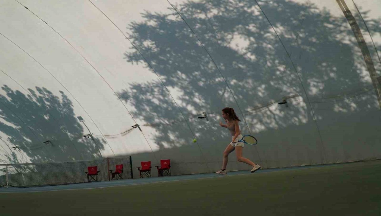 Okul Sporları Gençler Tenis Türkiye Birinciliği müsabakaları Manisa’da başladı