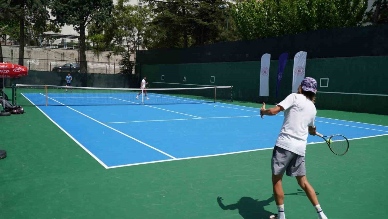Okul Sporları Gençler Tenis Türkiye Birinciliği müsabakaları Manisa’da başladı