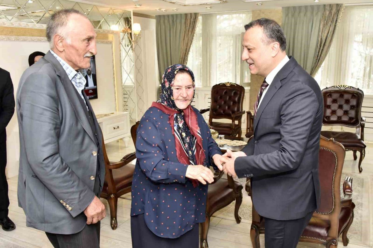 Gümüşhane’de Kıbrıs Gazileri madalyalarını aldı