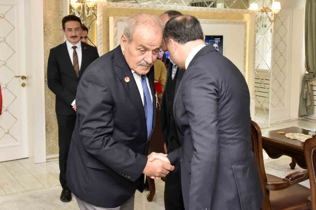 Gümüşhane’de Kıbrıs Gazileri madalyalarını aldı