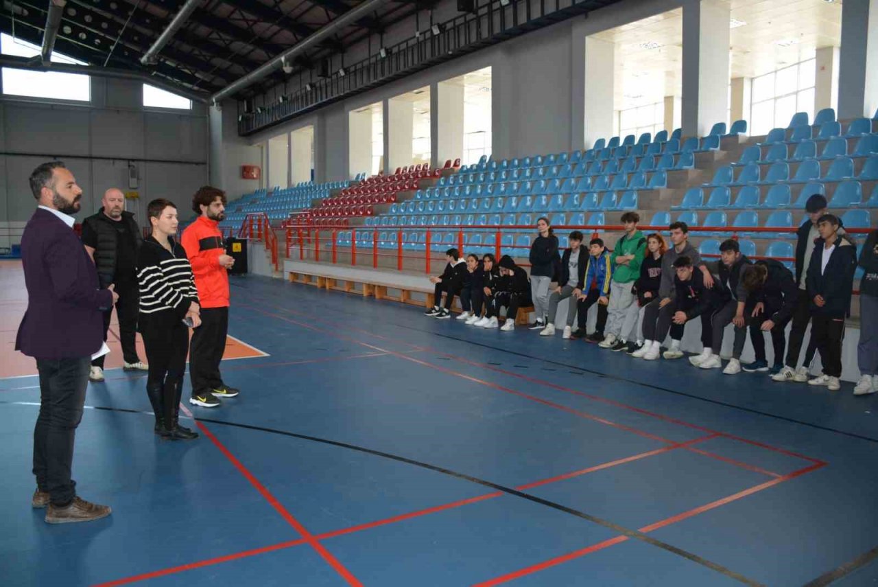 Öğrenciler fakülteleri inceledi