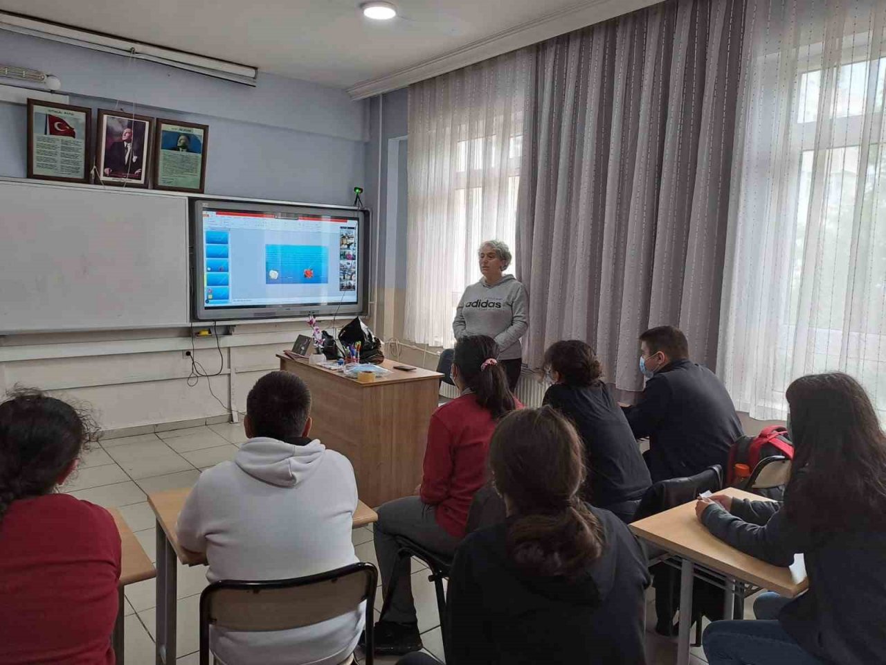 Özel eğitim alan öğrencilere ’çiçeklerin dili’ anlatıldı