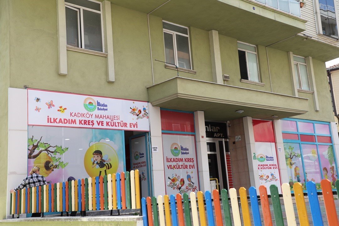 Mahalle kreşlerinde anneler el sanatlarını, çocuklar da eğitimlerini geliştiriyor