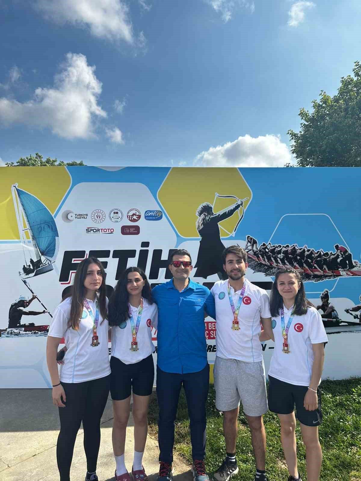 BUÜ’lü kanoculardan önemli başarı