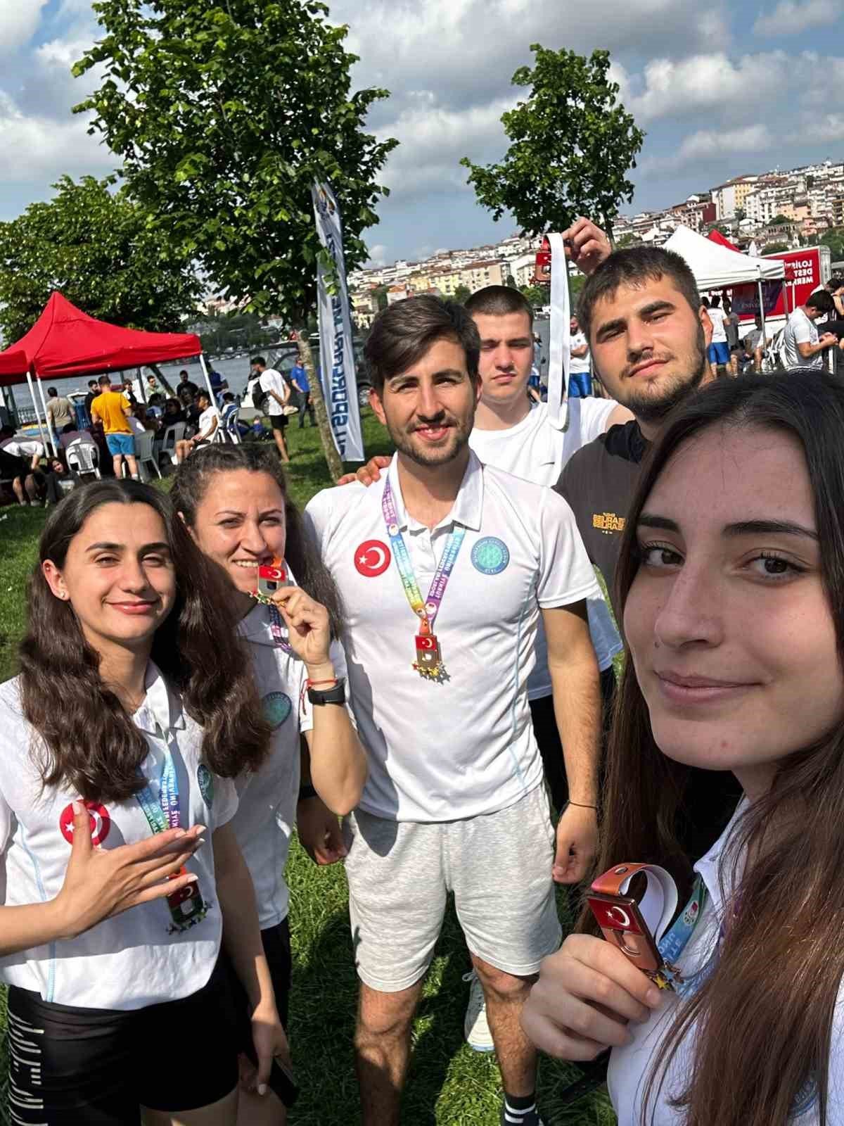 BUÜ’lü kanoculardan önemli başarı