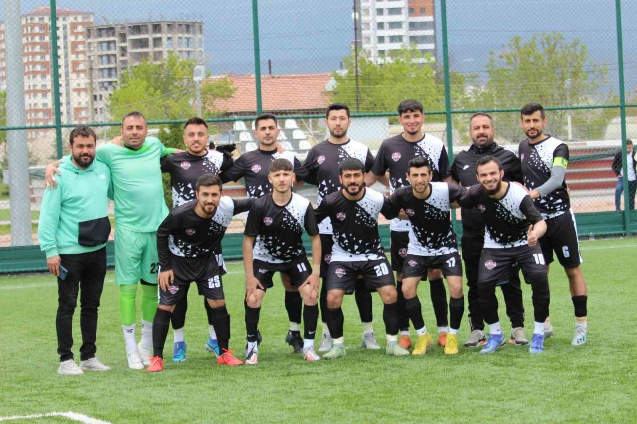 Kalespor ve Yeni Esenspor namağlup ilerliyor