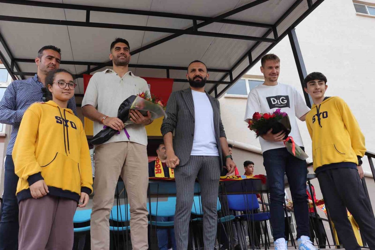 Kayserisporlu futbolculardan öğrencilere ’LGS’ morali