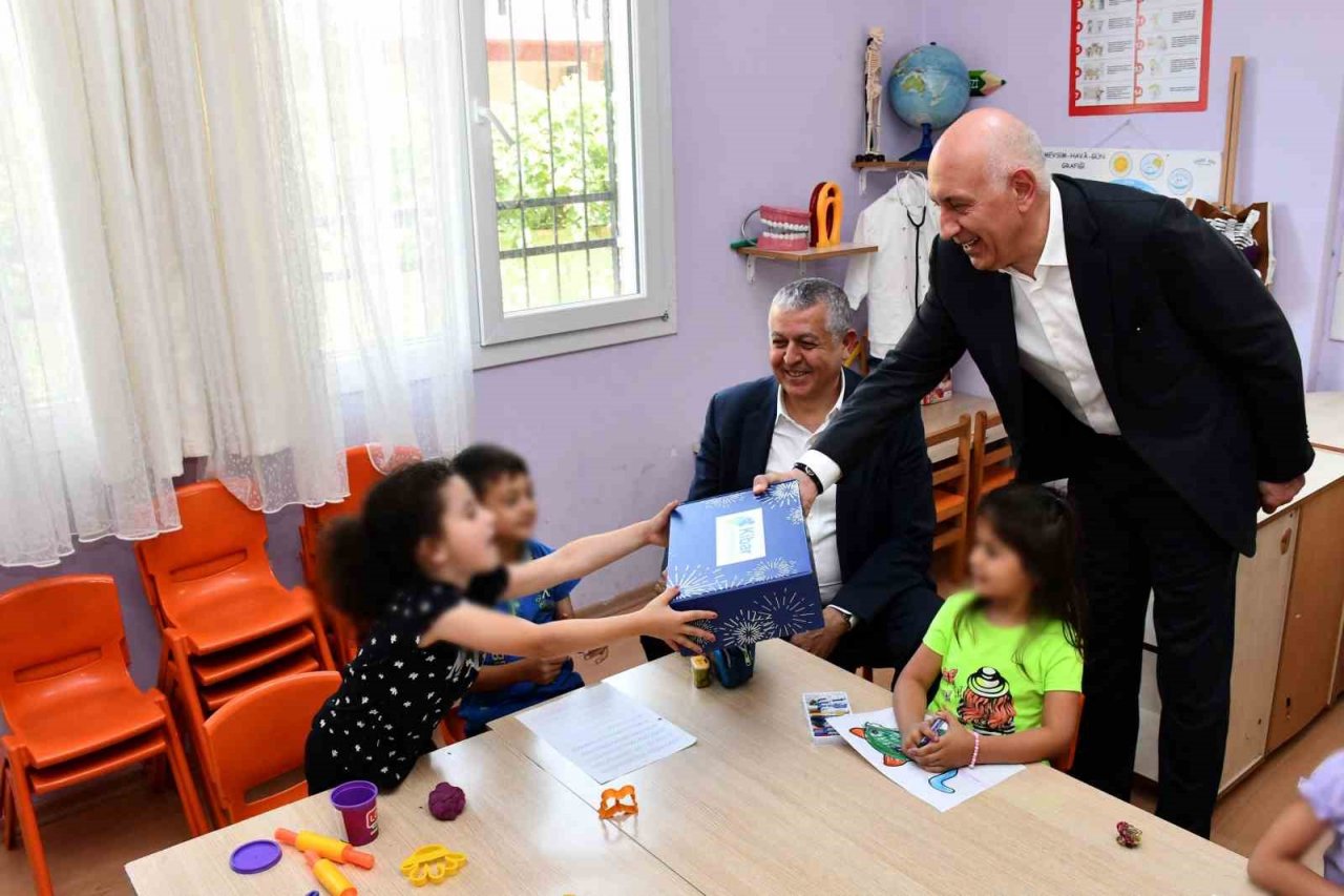 Kibar Holding’den depremzede çocuklara ziyaret