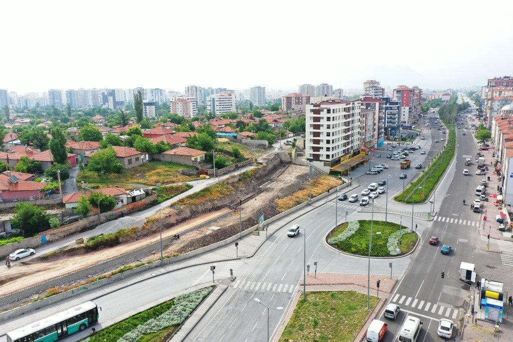 Başkan Çolakbayrakdar; “Erkilet Bulvarı ve Yeşil Mahalle, yeni yüze kavuşuyor”