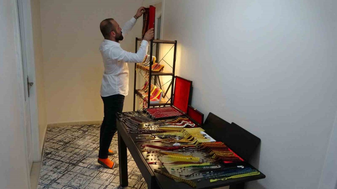 Depremde ilk işi milyonluk tesbihlerini kurtarmak oldu