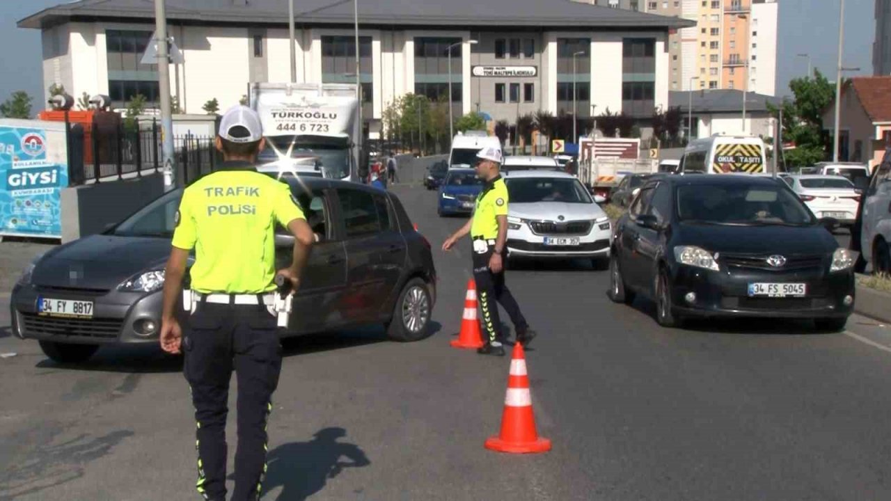 Maltepe’de okul önlerinde denetim