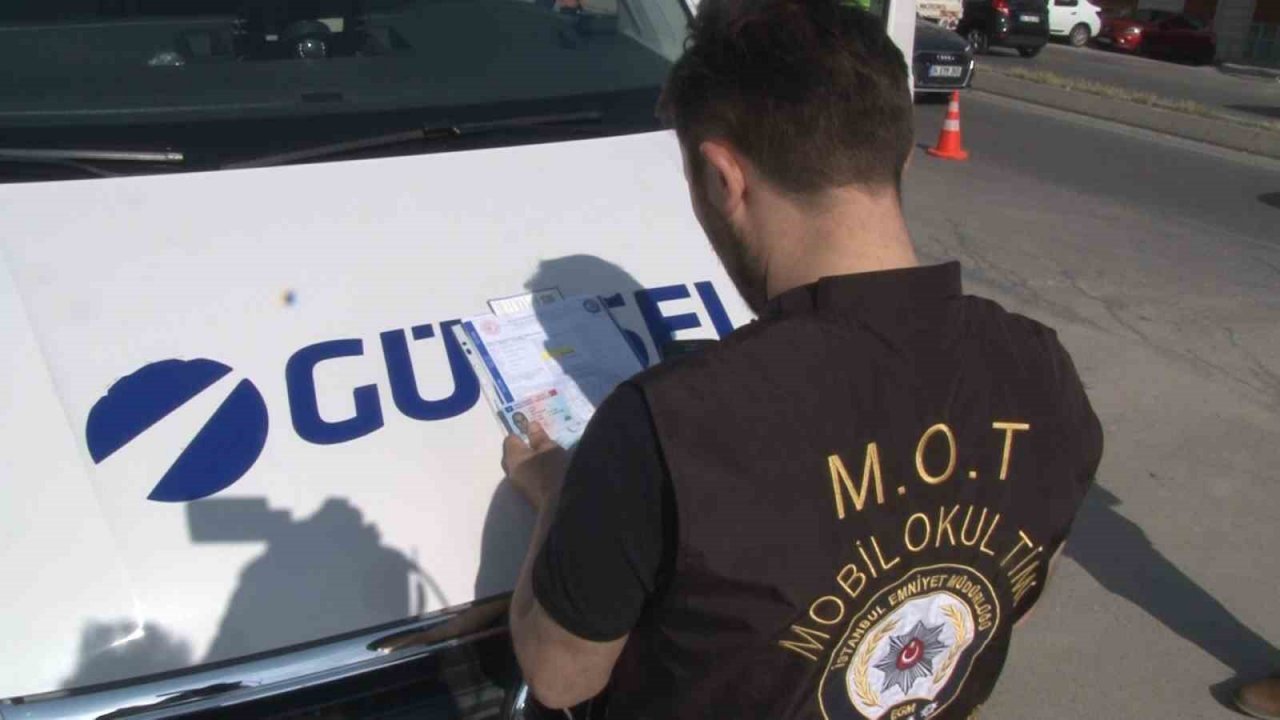 Maltepe’de okul önlerinde denetim