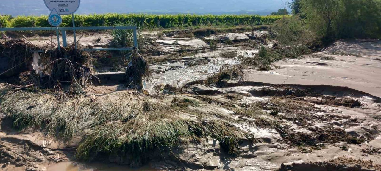 Sarıgöl Ovasını sel vurdu