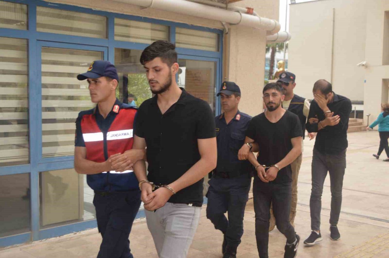 Göçmen kaçakçılarına ağır darbe: 8 tutuklu