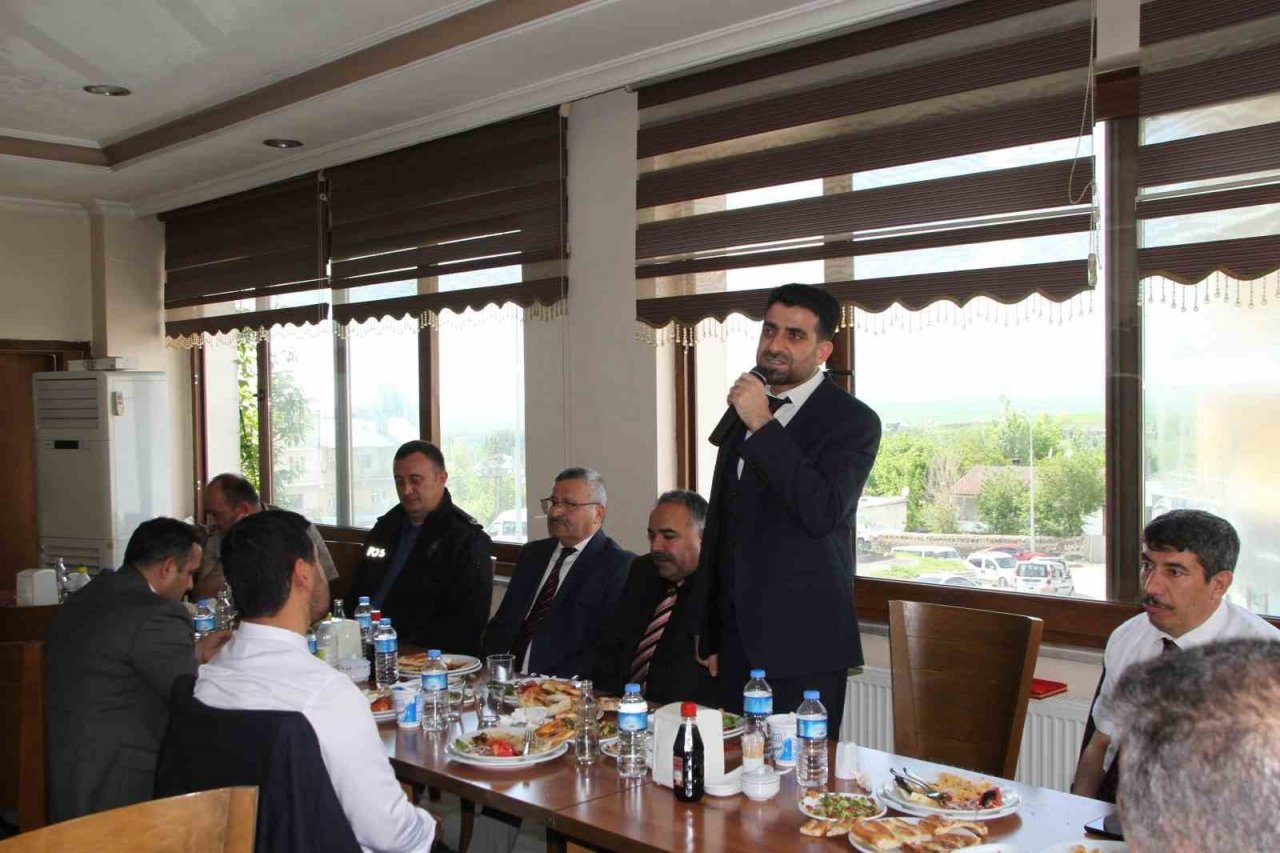 Müftü Demirtaş için veda yemeği verildi