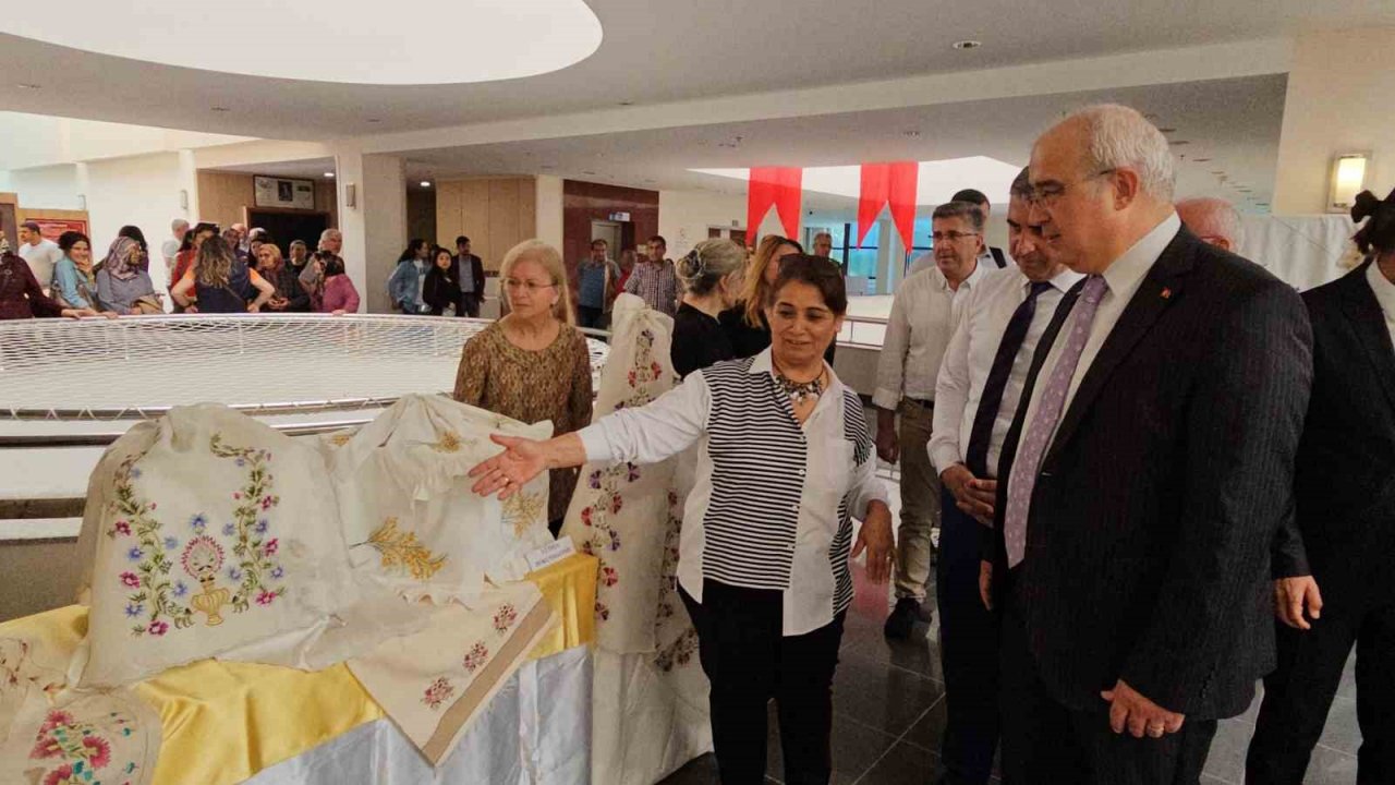 Nazillili kursiyerlerin eserleri görücüye çıktı