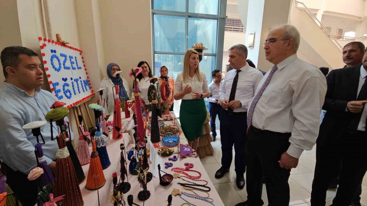 Nazillili kursiyerlerin eserleri görücüye çıktı