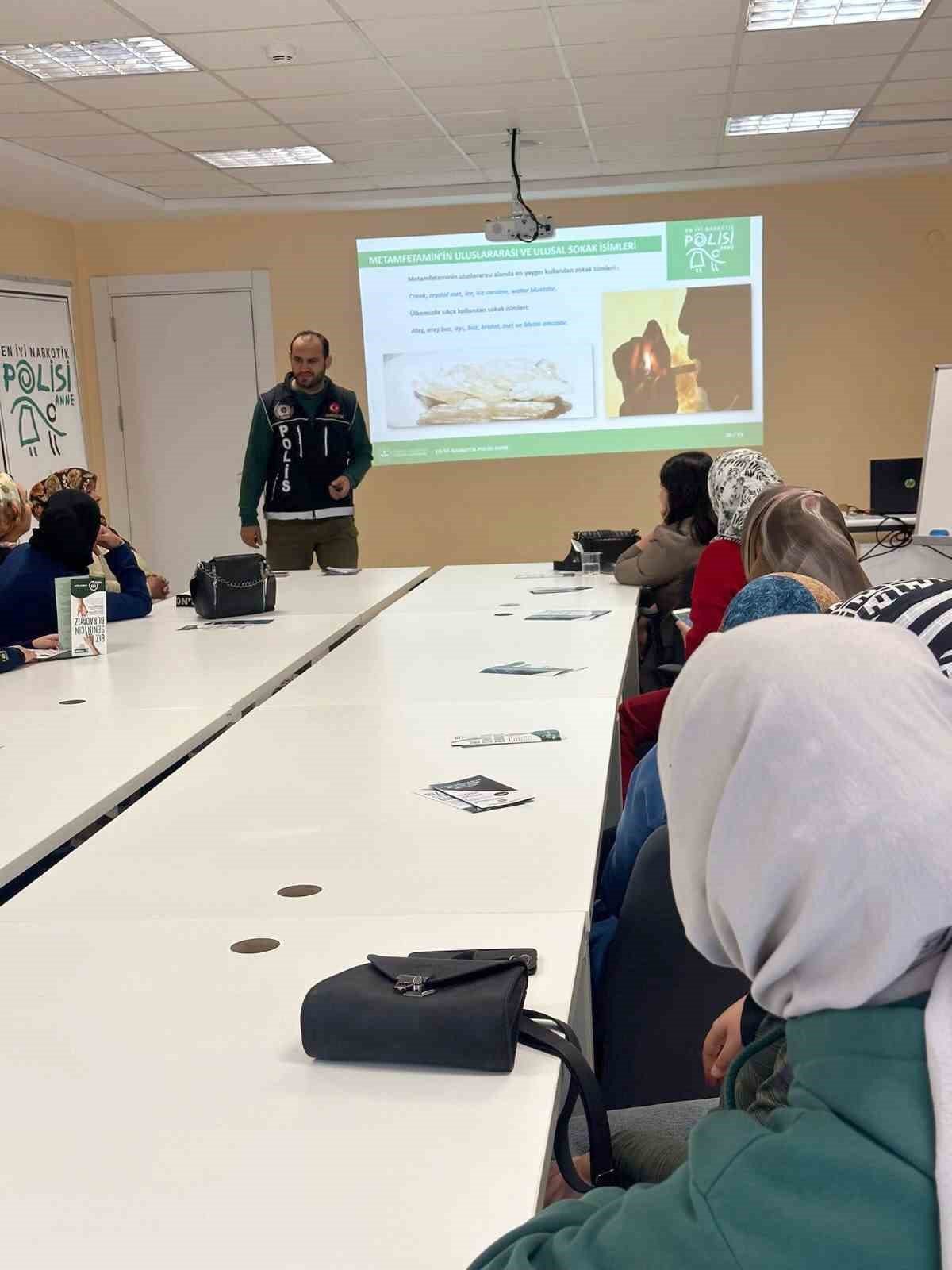 Polis ekipleri ’En İyi Narkotik Polisi Anne’ eğitimlerine devam ediyor