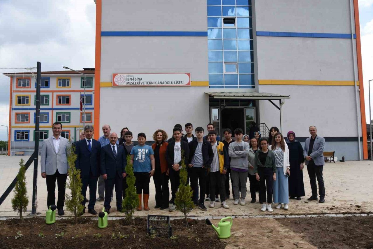 Rektör Sözbir “Geleceğin mesleklerine odaklanın”