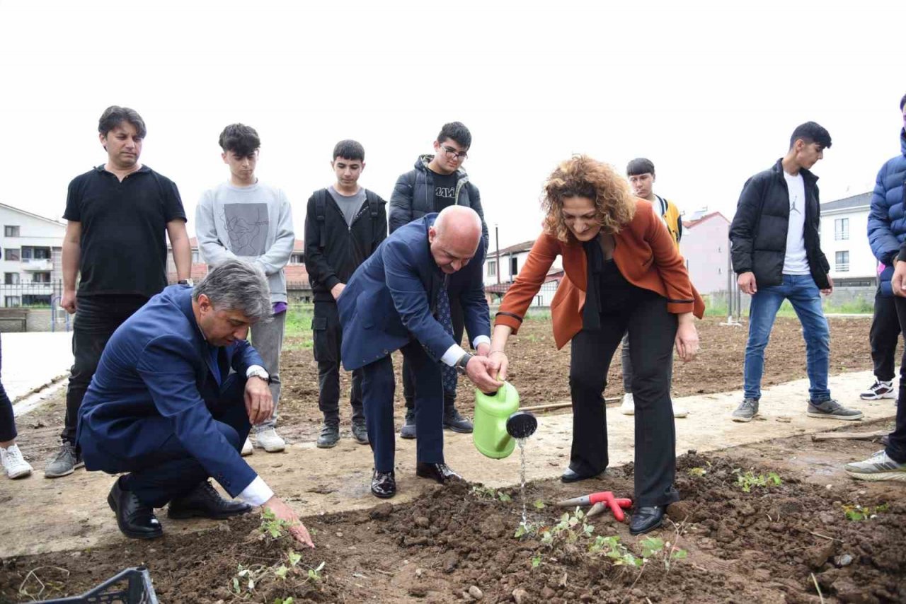 Rektör Sözbir “Geleceğin mesleklerine odaklanın”